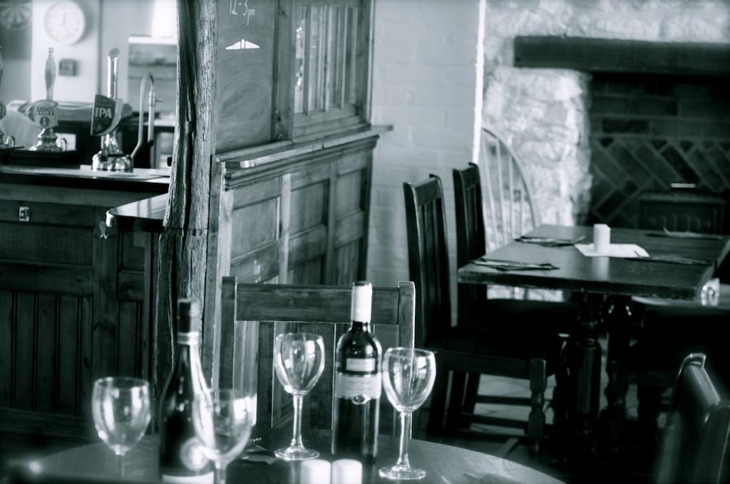 The Crown Inn เบนสัน ภายนอก รูปภาพ